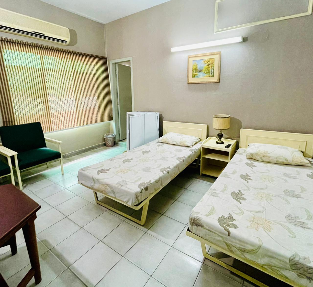 Private patient room and facilities at The Parklane Clinic